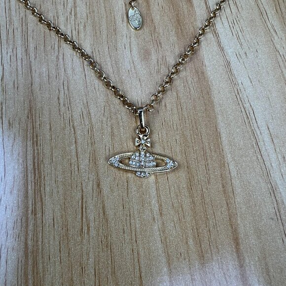 NEW Vivienne Westwood Mini bas relief pendant Gold - Picture 5 of 9